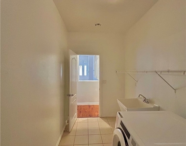 3926 Kristina Lynn Avenue - Photo Thumbnail 27
