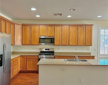 3926 Kristina Lynn Avenue - Photo Thumbnail 13
