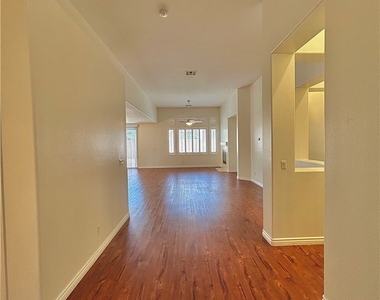 3926 Kristina Lynn Avenue - Photo Thumbnail 2