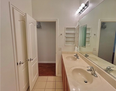 3926 Kristina Lynn Avenue - Photo Thumbnail 23