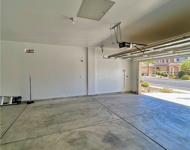 3926 Kristina Lynn Avenue - Photo Thumbnail 30