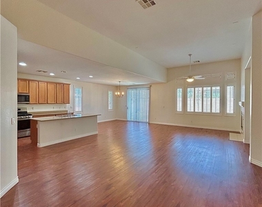 3926 Kristina Lynn Avenue - Photo Thumbnail 5
