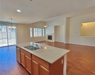3926 Kristina Lynn Avenue - Photo Thumbnail 16