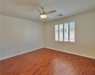 3926 Kristina Lynn Avenue - Photo Thumbnail 36