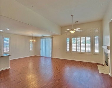3926 Kristina Lynn Avenue - Photo Thumbnail 6