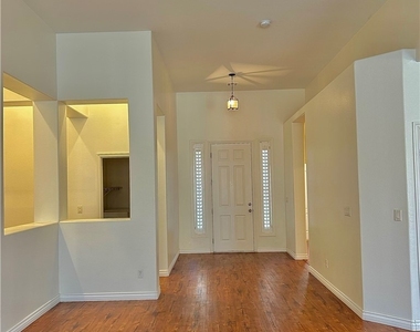 3926 Kristina Lynn Avenue - Photo Thumbnail 4