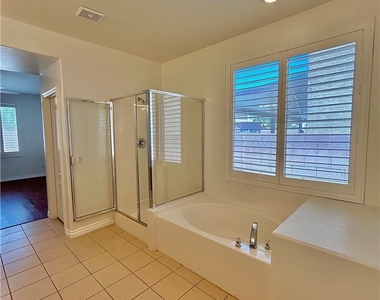3926 Kristina Lynn Avenue - Photo Thumbnail 43