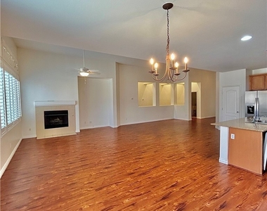 3926 Kristina Lynn Avenue - Photo Thumbnail 9
