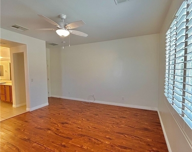 3926 Kristina Lynn Avenue - Photo Thumbnail 35