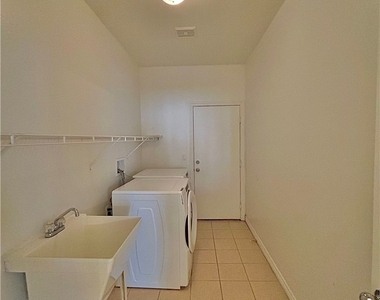 3926 Kristina Lynn Avenue - Photo Thumbnail 26