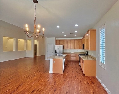 3926 Kristina Lynn Avenue - Photo Thumbnail 10
