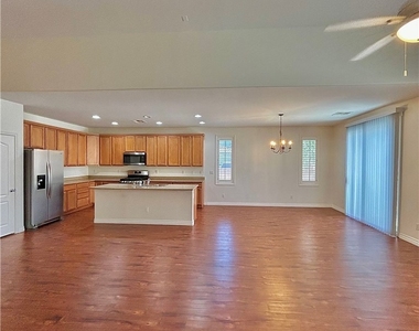 3926 Kristina Lynn Avenue - Photo Thumbnail 8