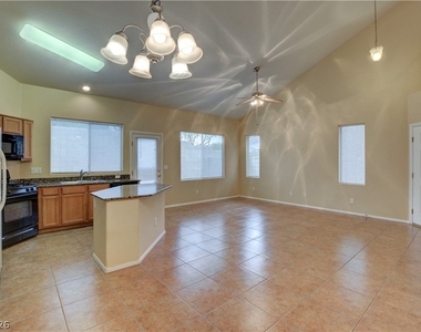 9540 Gibbon Avenue - Photo Thumbnail 11