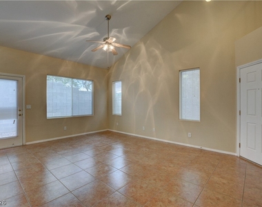 9540 Gibbon Avenue - Photo Thumbnail 10