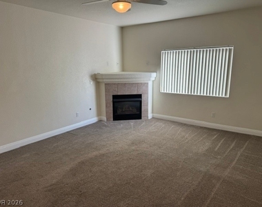 3203 Stratford Hall Court - Photo Thumbnail 8