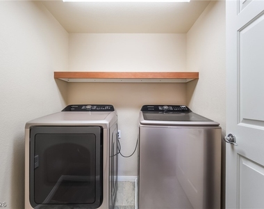6014 Belvedere Canyon Avenue - Photo Thumbnail 29