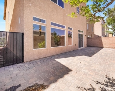 6014 Belvedere Canyon Avenue - Photo Thumbnail 32