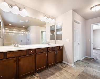6014 Belvedere Canyon Avenue - Photo Thumbnail 16