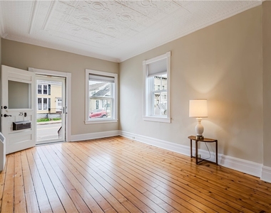 25 College Street - Photo Thumbnail 2