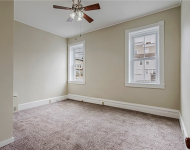 25 College Street - Photo Thumbnail 13