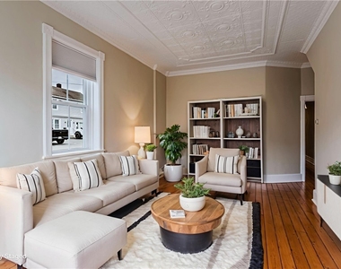 25 College Street - Photo Thumbnail 5