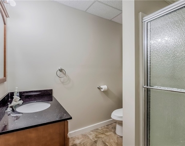 25 College Street - Photo Thumbnail 17