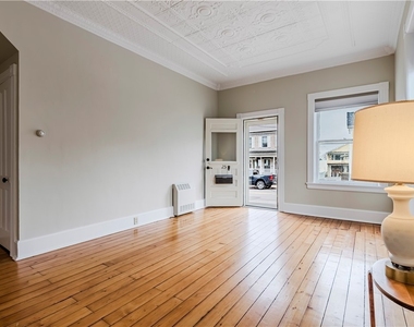 25 College Street - Photo Thumbnail 6