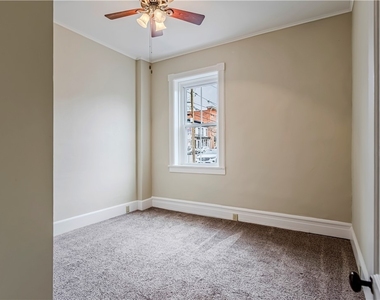 25 College Street - Photo Thumbnail 9