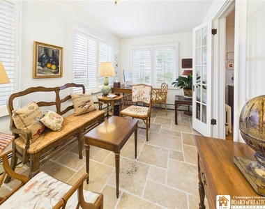 422 York Street - Photo Thumbnail 14
