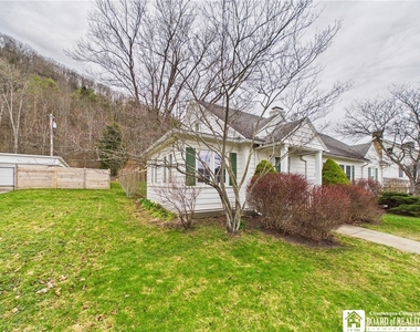 422 York Street - Photo Thumbnail 40