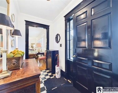 422 York Street - Photo Thumbnail 1