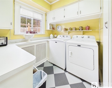 422 York Street - Photo Thumbnail 11