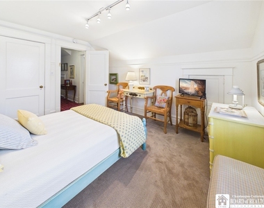 422 York Street - Photo Thumbnail 19