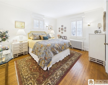 422 York Street - Photo Thumbnail 6