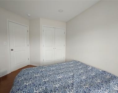 441 Riverwalk Drive - Photo Thumbnail 8