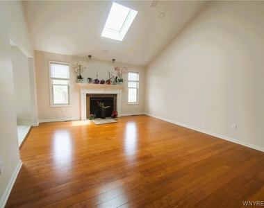 441 Riverwalk Drive - Photo Thumbnail 2