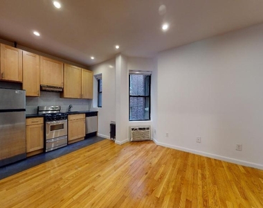East 65 Street - Photo Thumbnail 2
