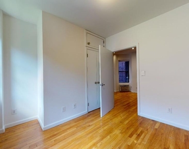 East 65 Street - Photo Thumbnail 1