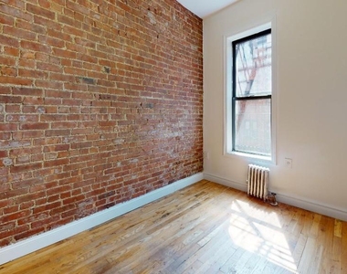 East 91st Street - Photo Thumbnail 5