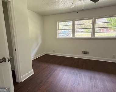 1322 S Hicks Cir Nw, Conyers - Photo Thumbnail 17