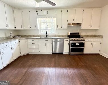 1322 S Hicks Cir Nw, Conyers - Photo Thumbnail 6