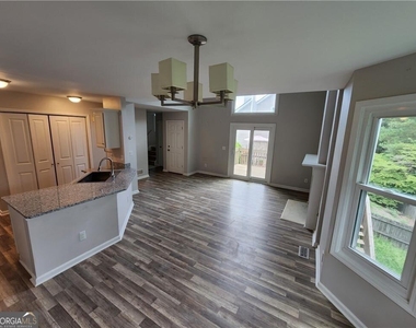 156 Stoneforest Drive - Photo Thumbnail 3