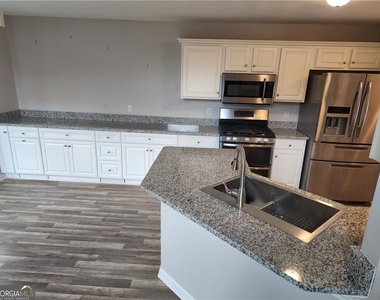 156 Stoneforest Drive - Photo Thumbnail 4