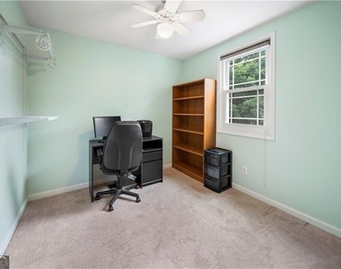 156 Stoneforest Drive - Photo Thumbnail 13