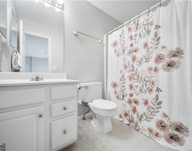 156 Stoneforest Drive - Photo Thumbnail 12
