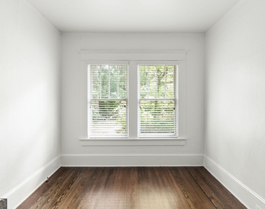 1047 Greencove Avenue Ne - Photo Thumbnail 14
