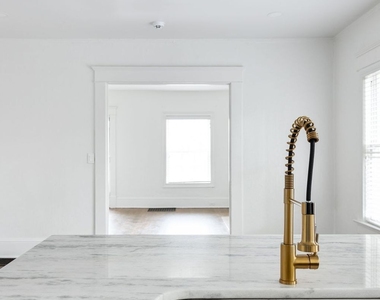 1047 Greencove Avenue Ne - Photo Thumbnail 10