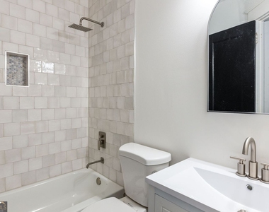 1047 Greencove Avenue Ne - Photo Thumbnail 11