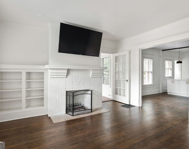1047 Greencove Avenue Ne - Photo Thumbnail 2
