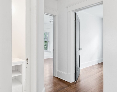 1047 Greencove Avenue Ne - Photo Thumbnail 13